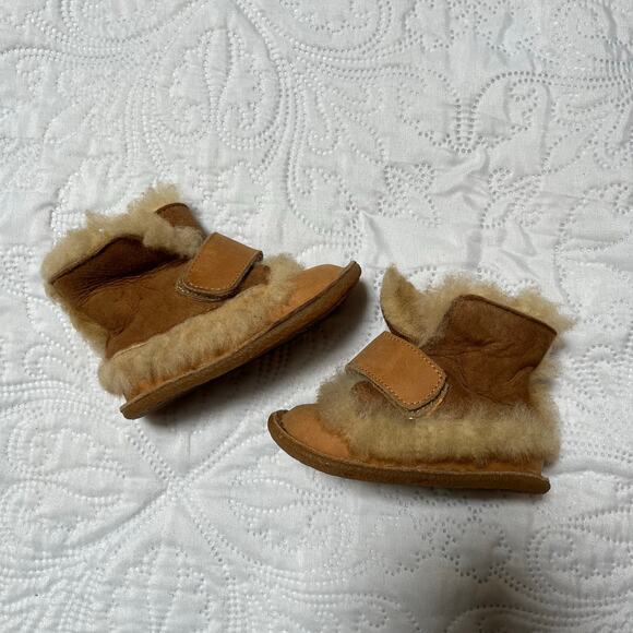 Born Leather Fuzzy Booties Size 2 - Picture 7 of 7